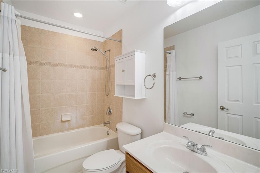 COLONNADE AT FORUM - Residential