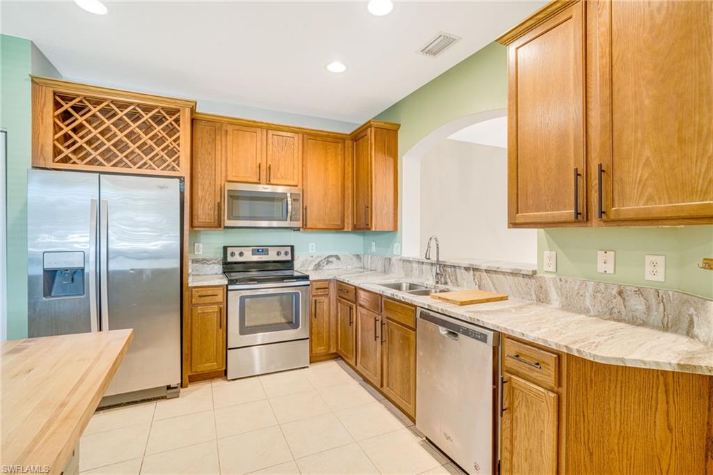 COLONNADE AT FORUM - Residential