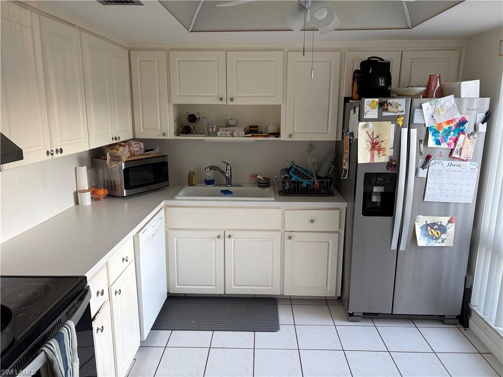 GLADES COUNTRY CLUB - Residential Lease