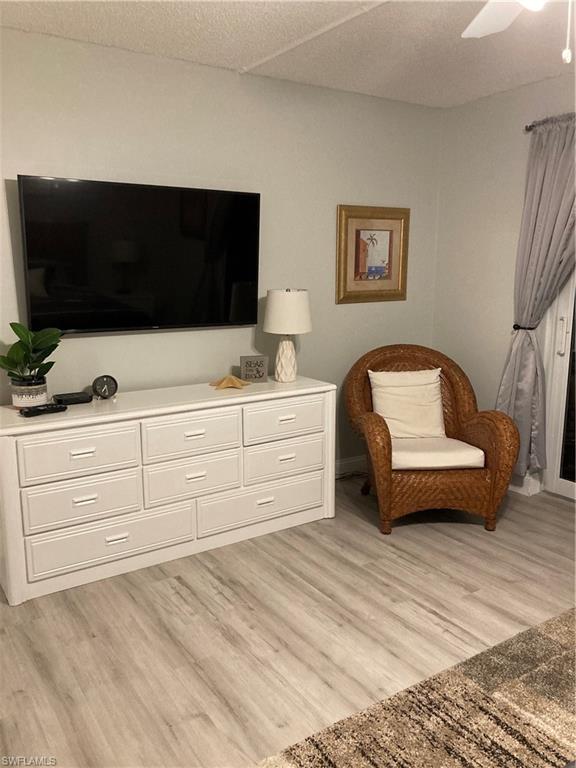 GLADES COUNTRY CLUB - Residential Lease