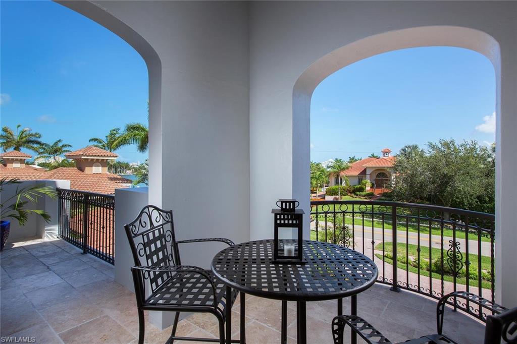 MARCO BEACH - Residential