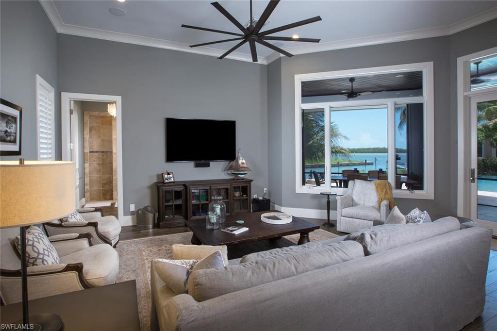 MARCO BEACH - Residential