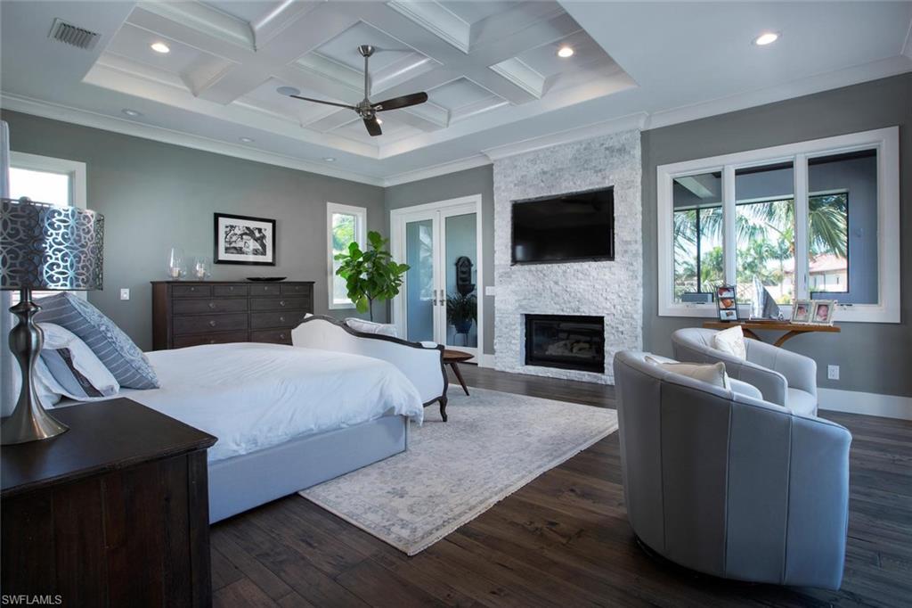 MARCO BEACH - Residential