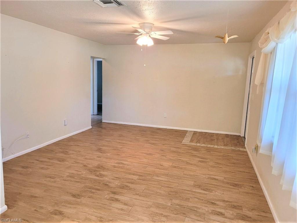 COUNTRY ESTATES - Residential