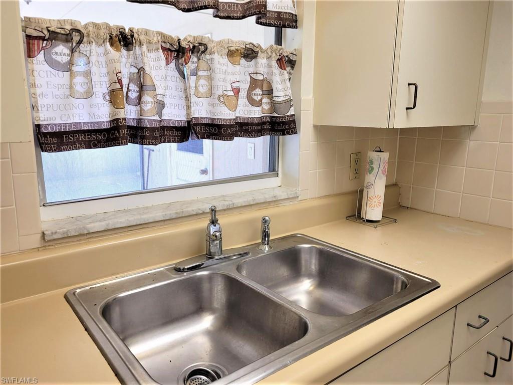 COUNTRY ESTATES - Residential