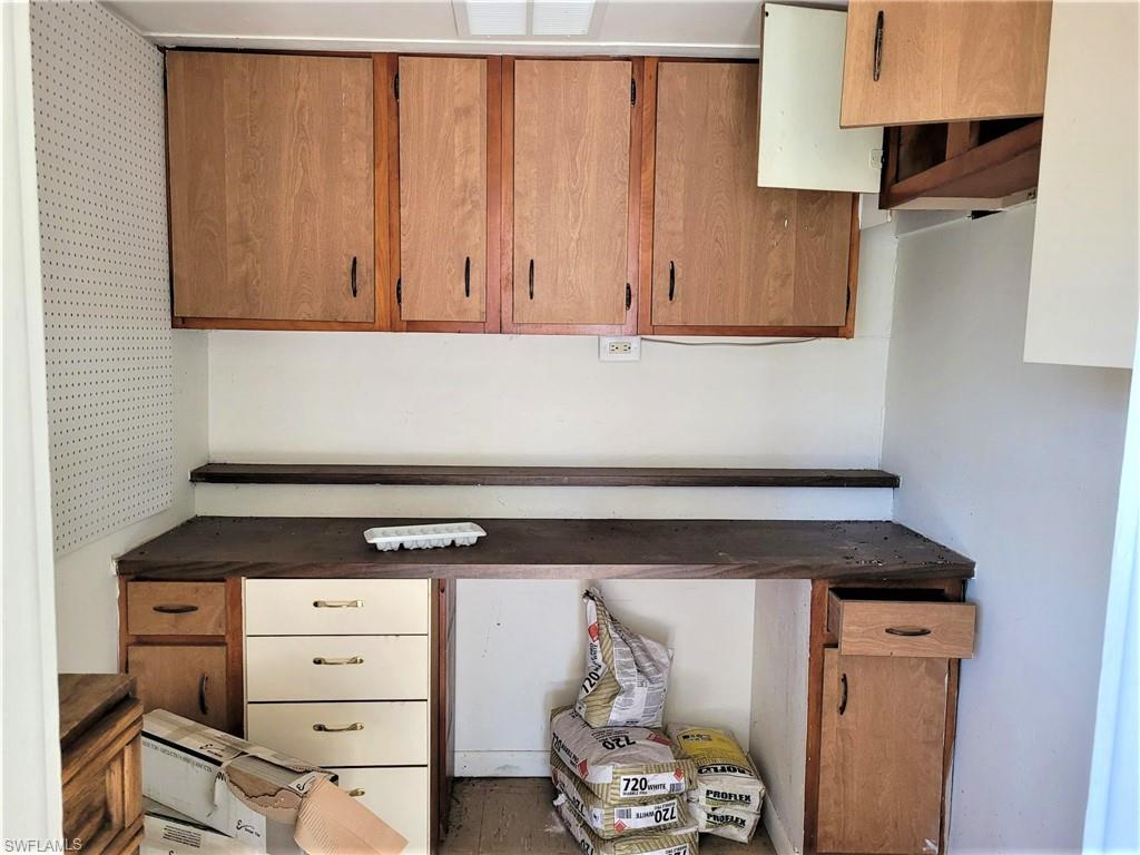 COUNTRY ESTATES - Residential