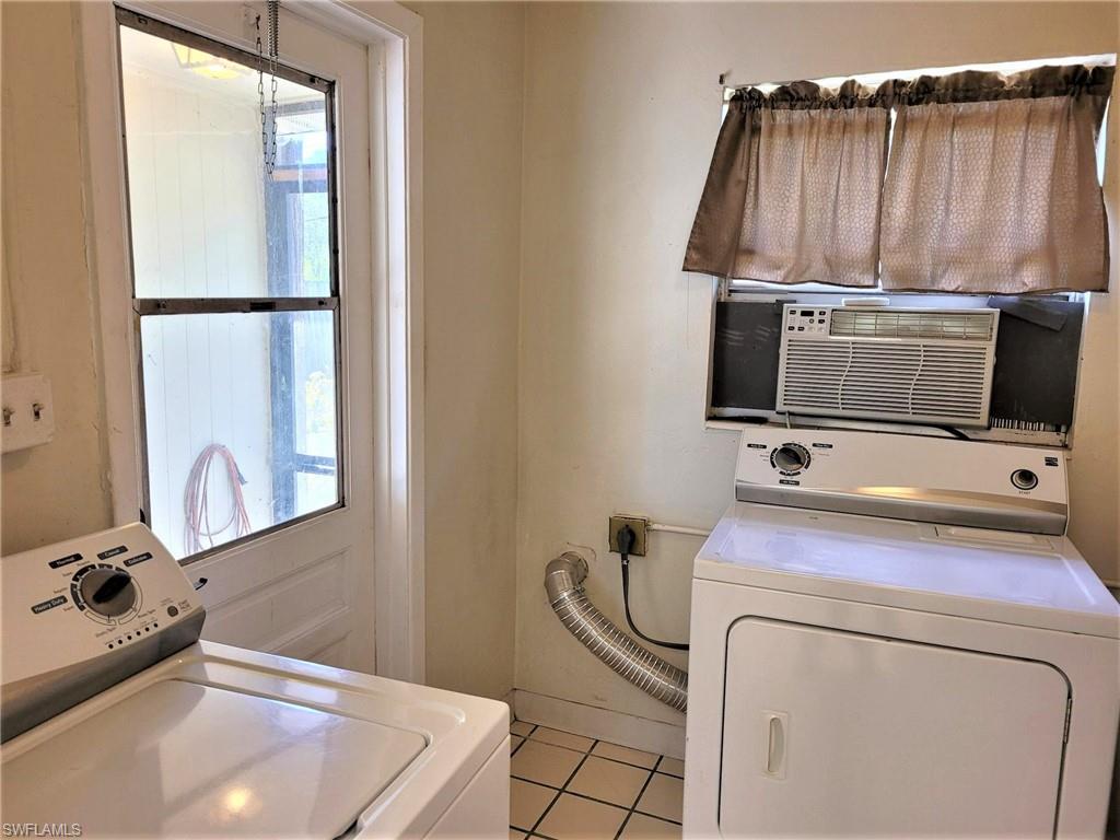 COUNTRY ESTATES - Residential