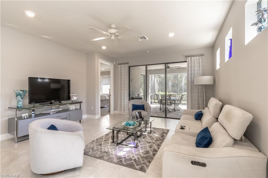 WINDING CYPRESS - Residential