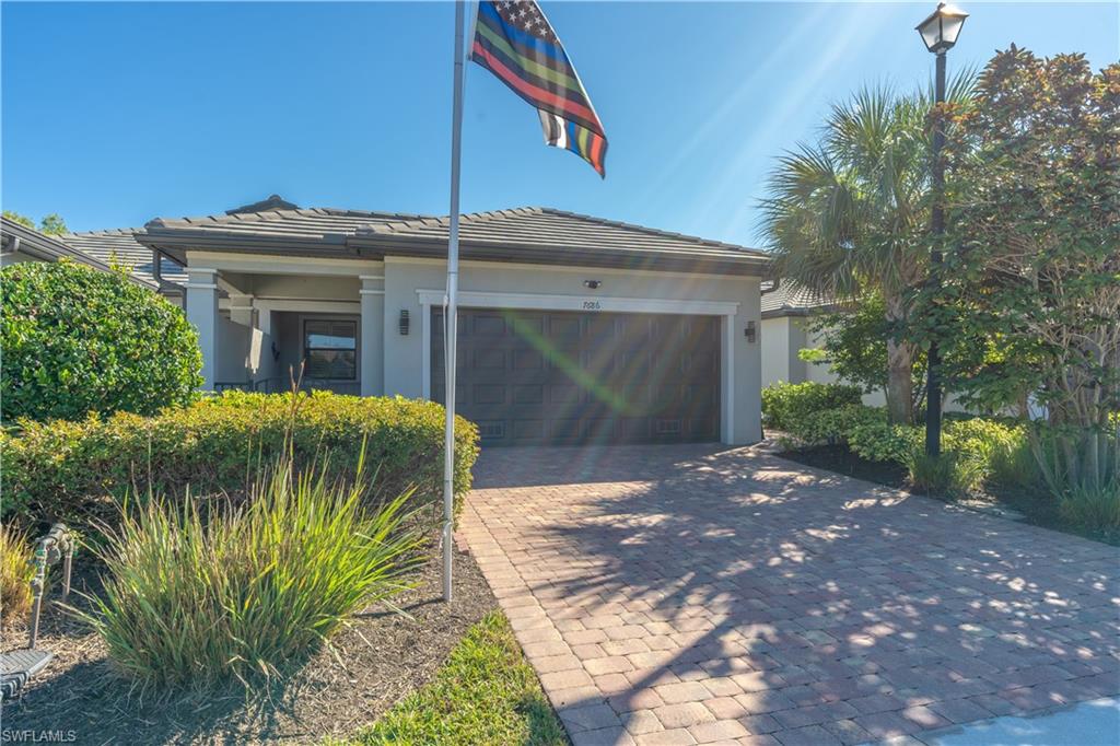 WINDING CYPRESS - Residential