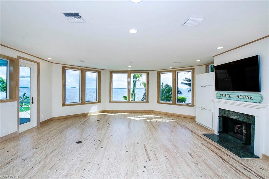 SANIBEL HARBOURS - Residential