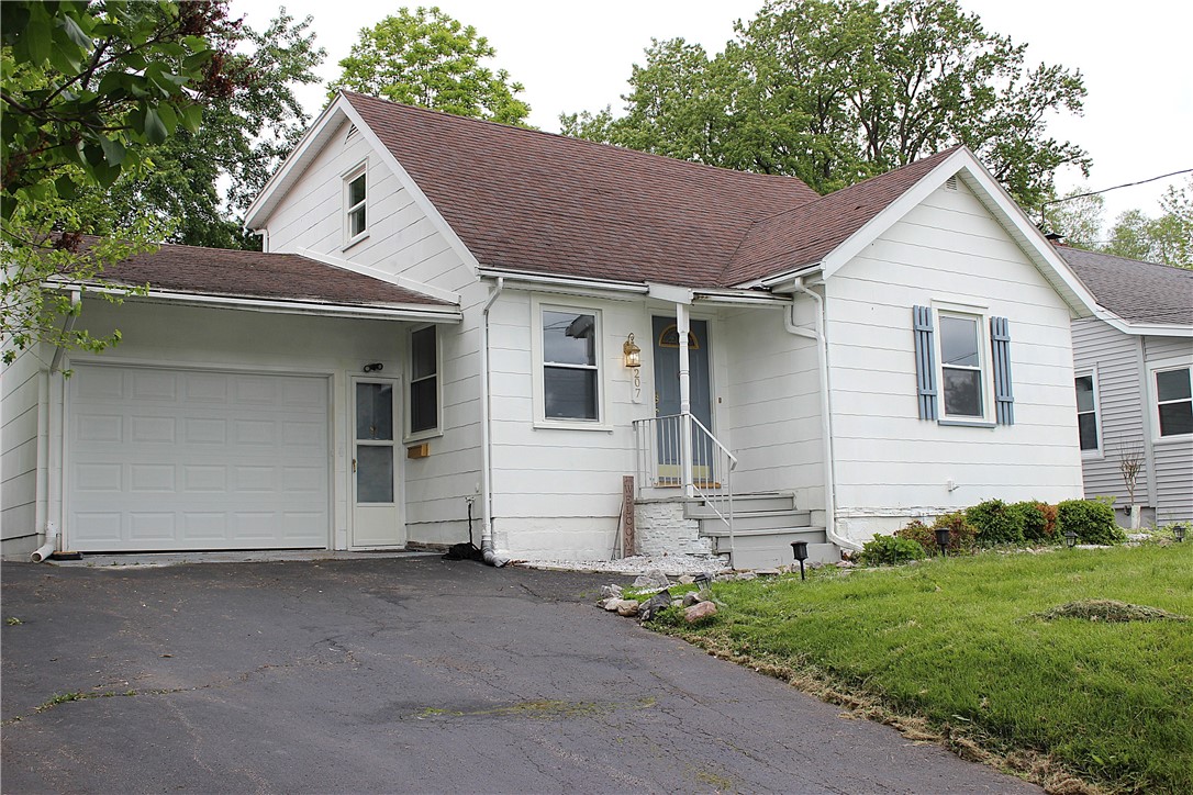 207 Male Avenue, Camillus, New York image 1