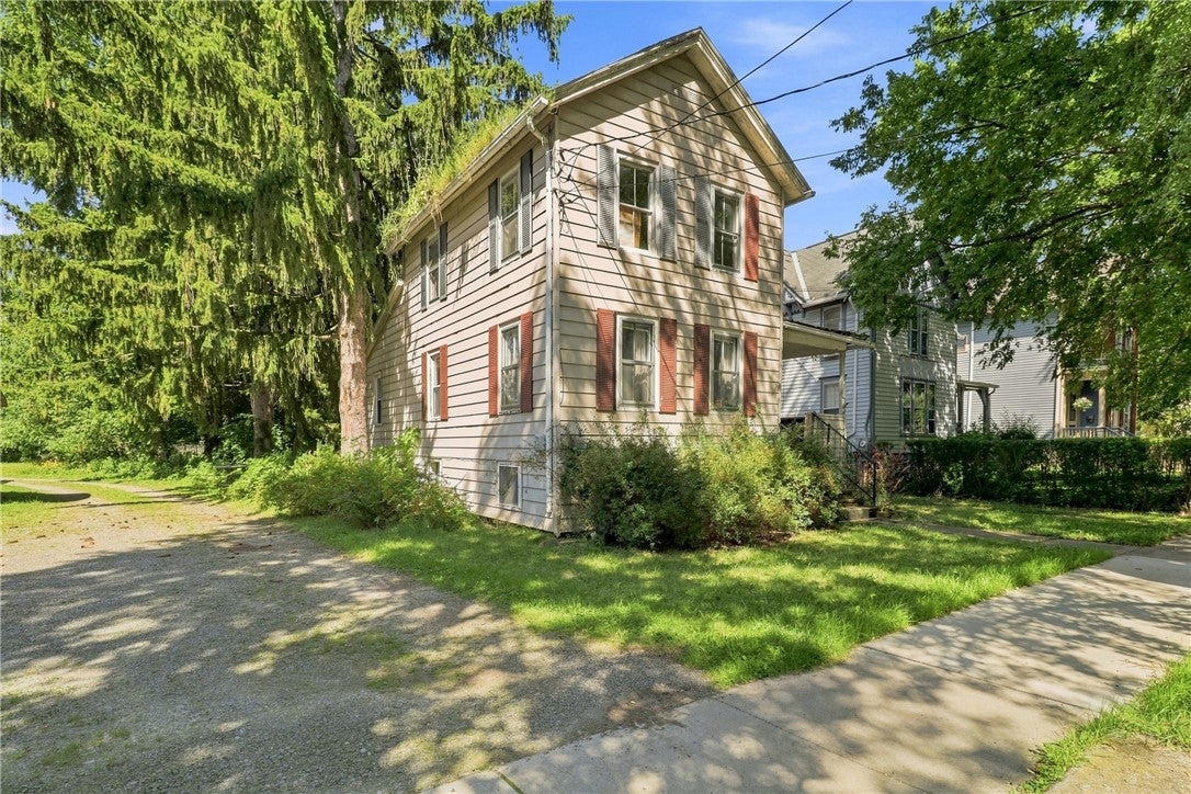 206 Center Street