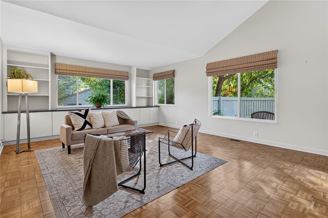 250 Strawberry Hill Circle 2