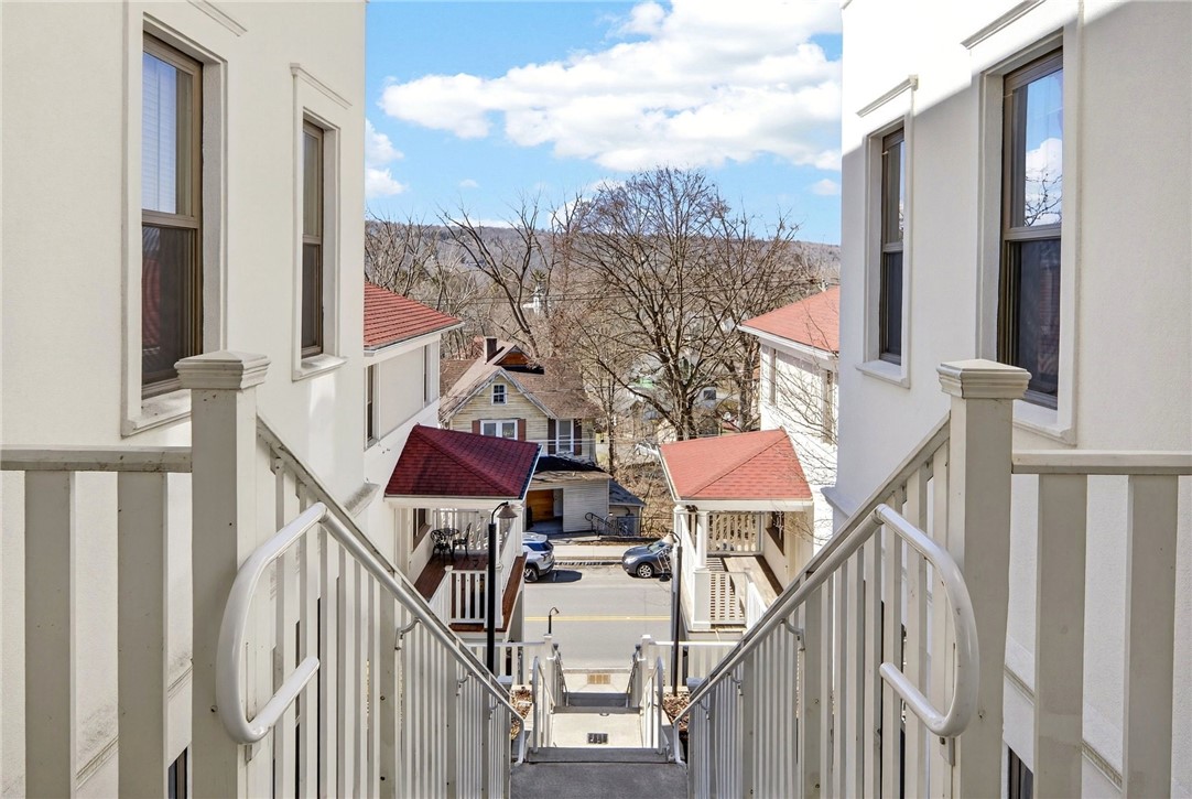 215 W Spencer Street D2