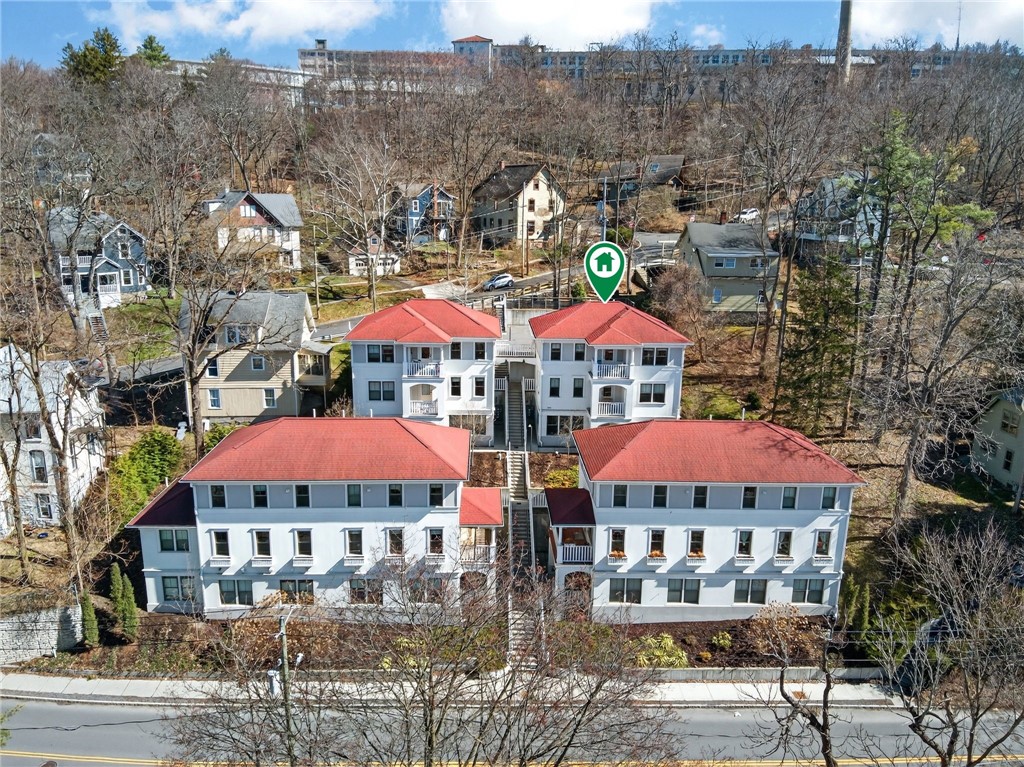 215 W Spencer Street D2