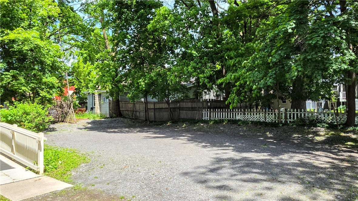 411 N Tioga Street