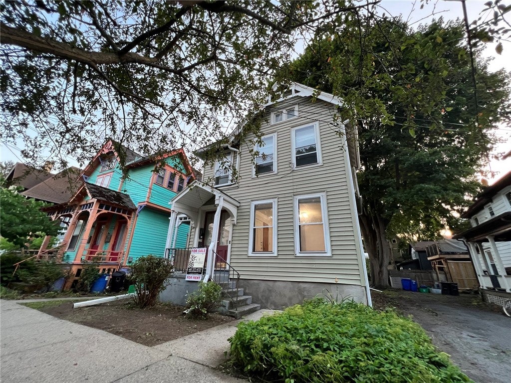320 N Geneva Street
