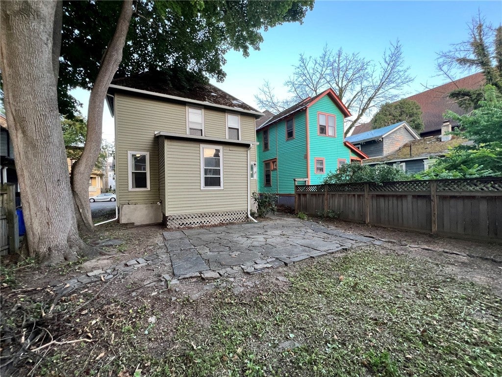 320 N Geneva Street