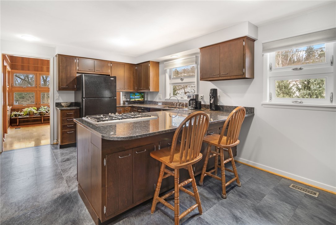 215 Fallview Ter, Ithaca, New York image 11