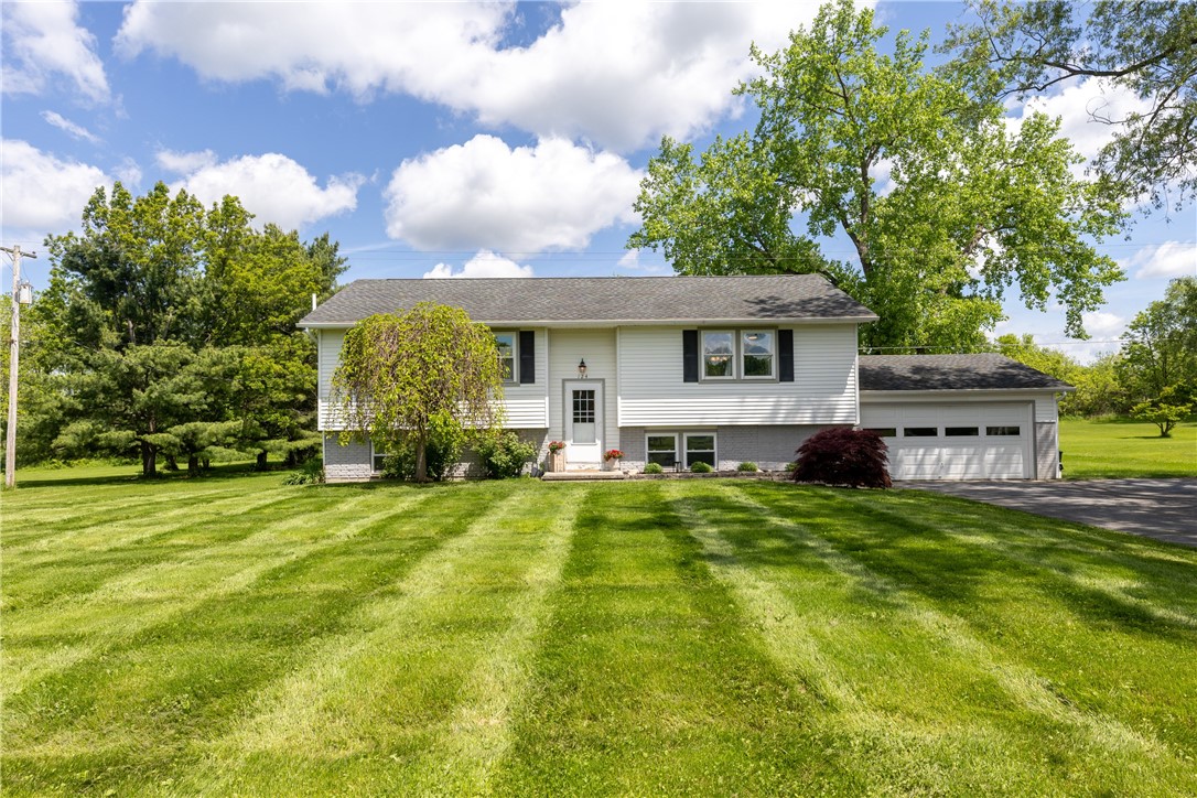 124 Searles Road, Lansing, New York image 1