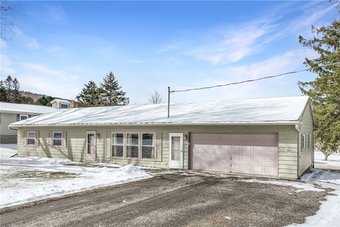 Homes For Sale - 34 Yellow Barn Road<br/> Tompkins County, Dryden, NY 13068