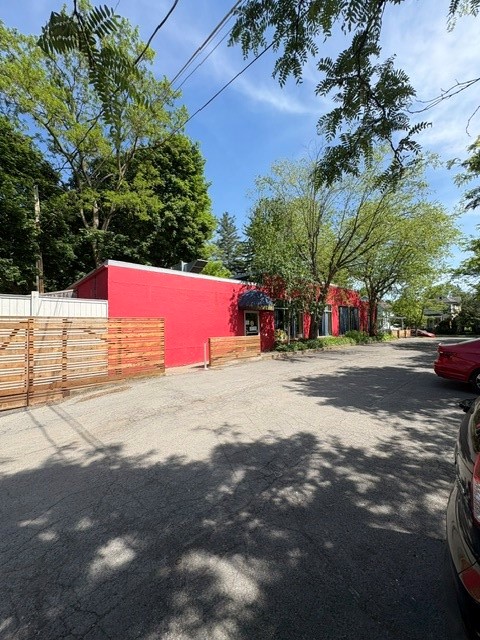 202 E Falls Street