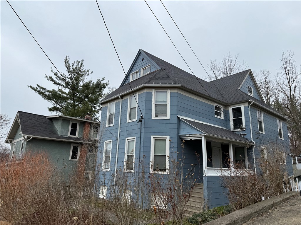 311-313 S Aurora Street