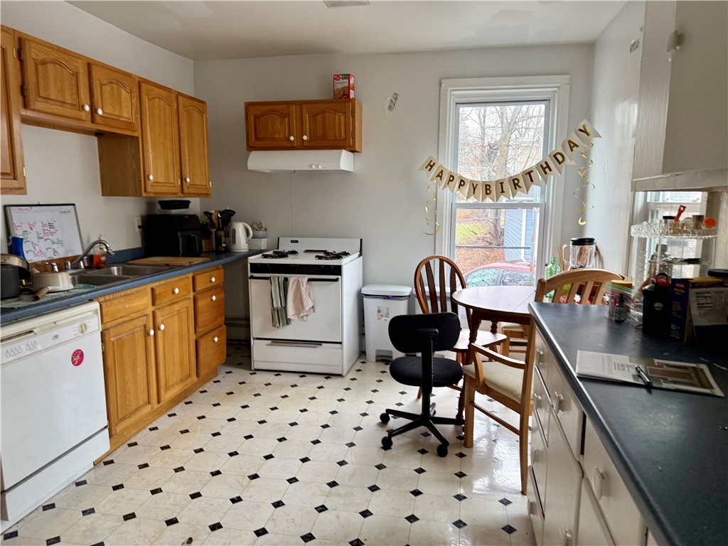 311-313 S Aurora Street