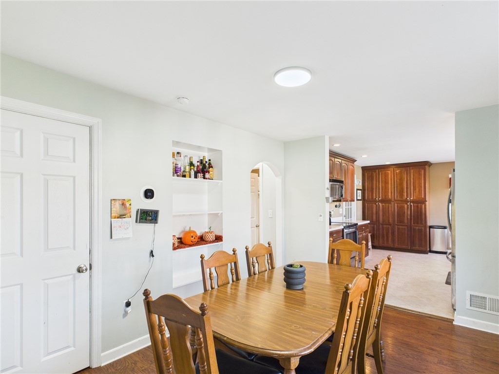 Montour, New York 14869, United States, 3 Bedrooms Bedrooms, ,2 BathroomsBathrooms,Residential,Pending,235764