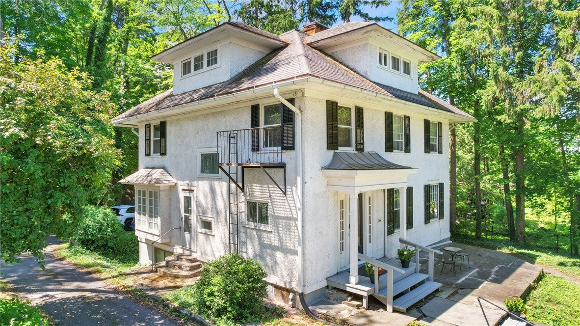 213 Dearborn Place