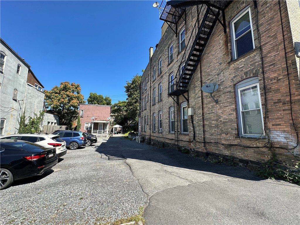 316-318 E East Seneca St 10