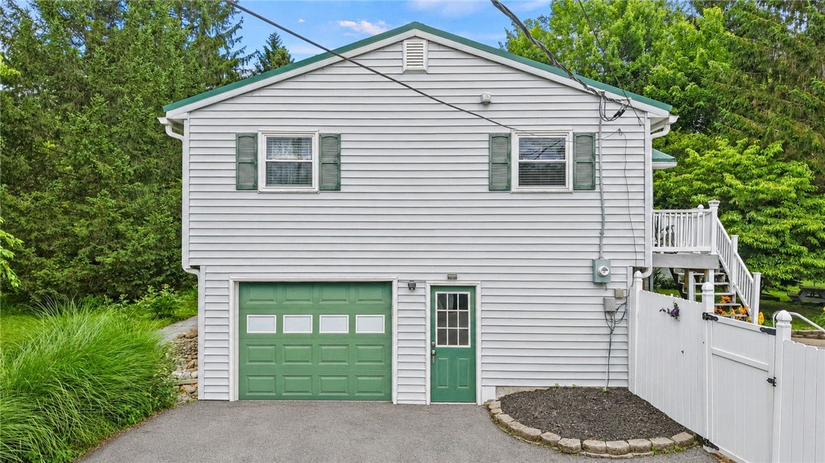 35 Deerfield Lane
