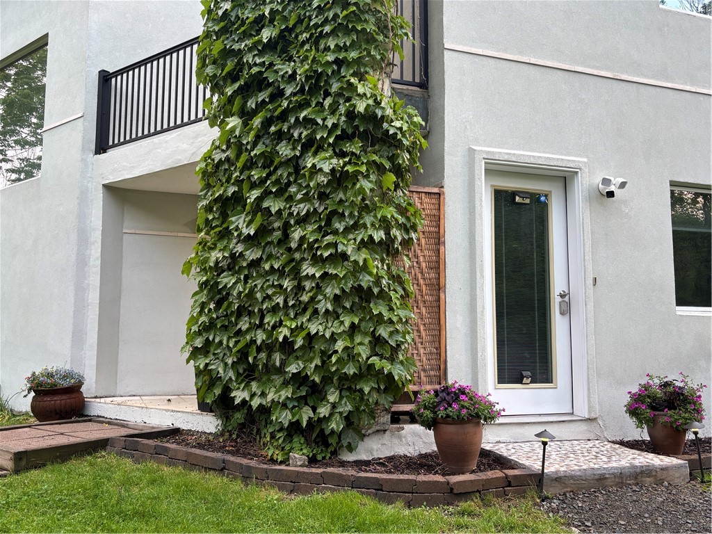 133 E King Road
