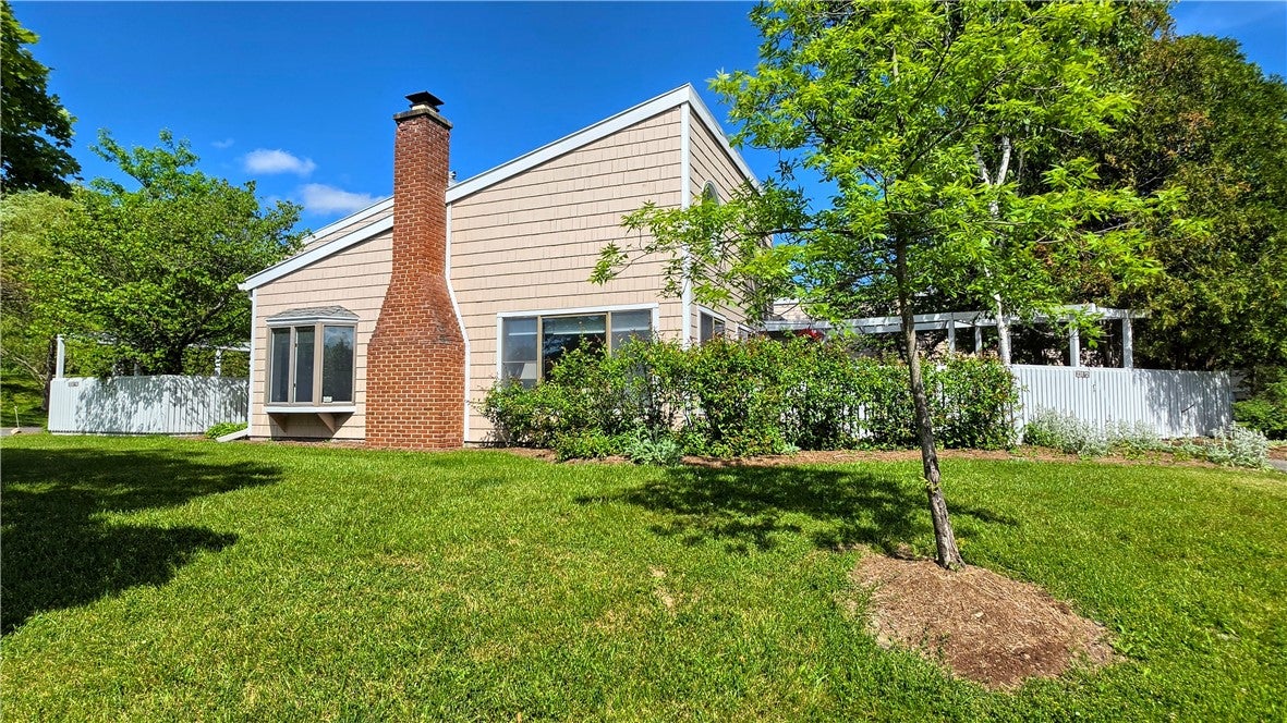 231 Strawberry Hill Circle 2