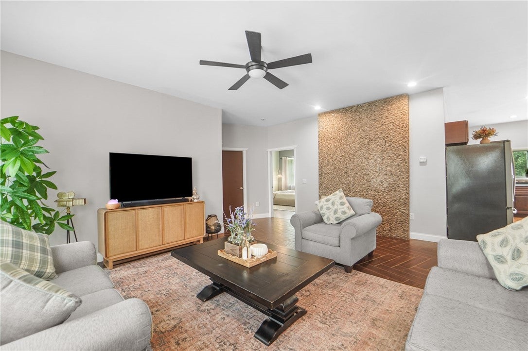 289 Etna Road