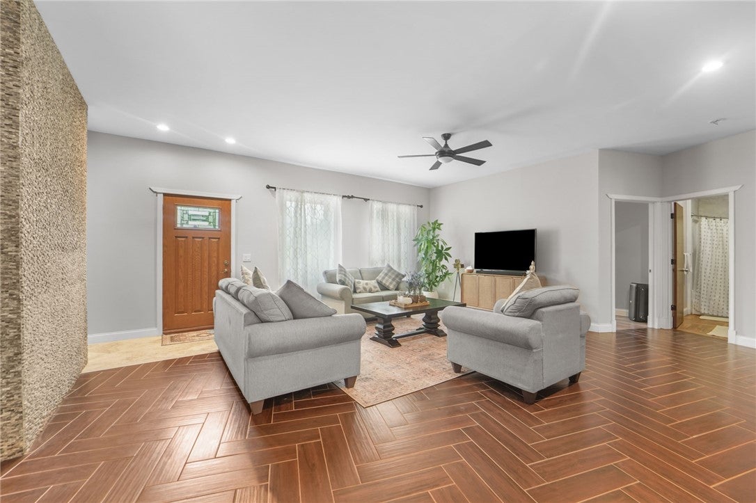 289 Etna Road