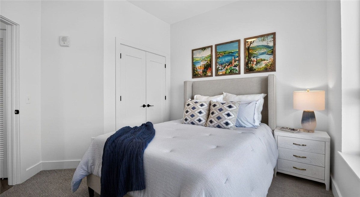 201 & 301 Cayuga Park Lane 1BR