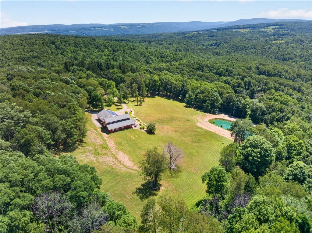 832 Enfield Falls