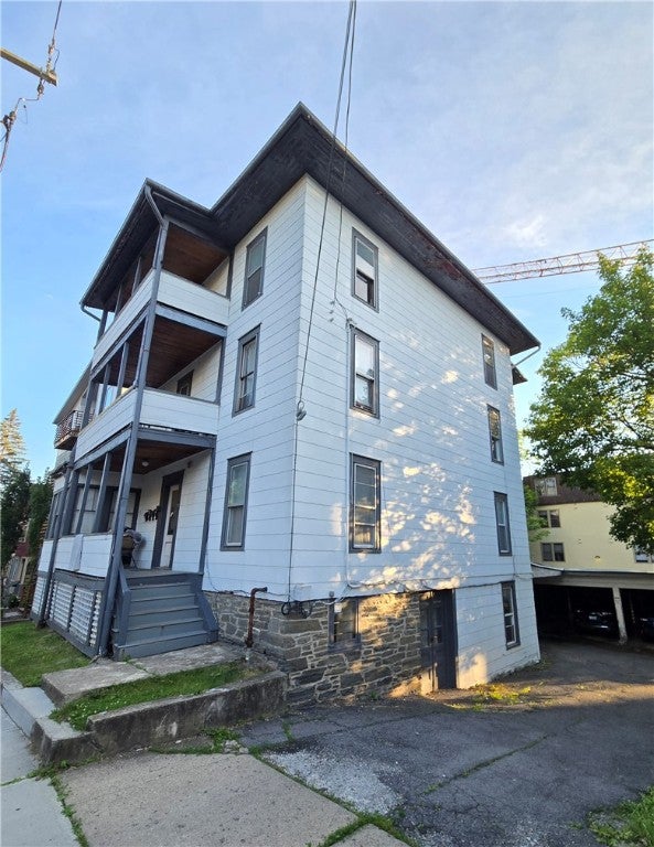 212 Linden Avenue