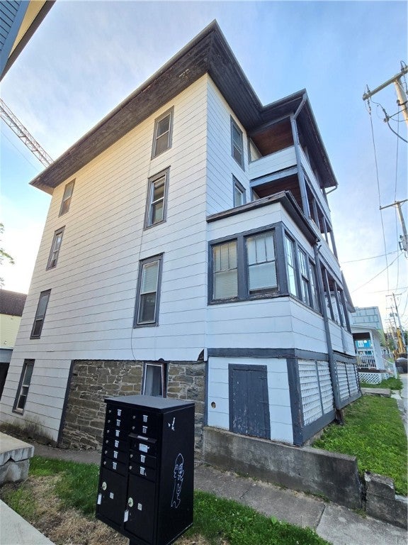 212 Linden Avenue
