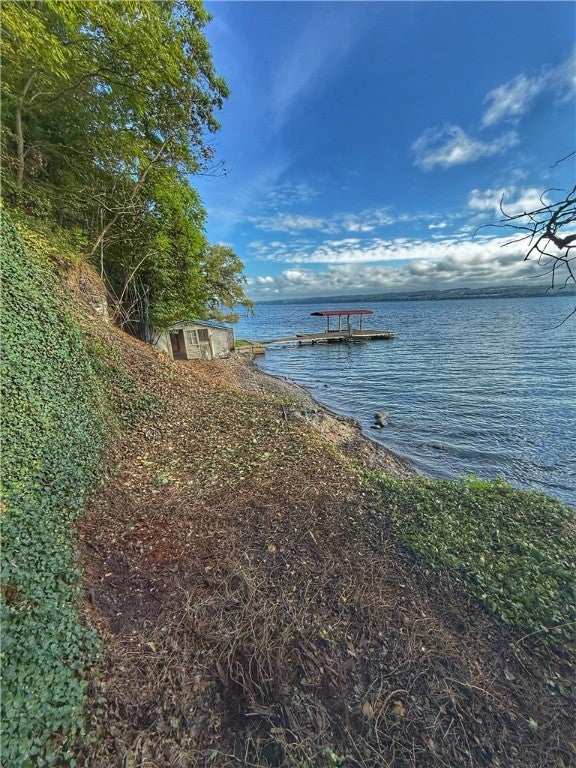 8089 Bainbridge Beach Road