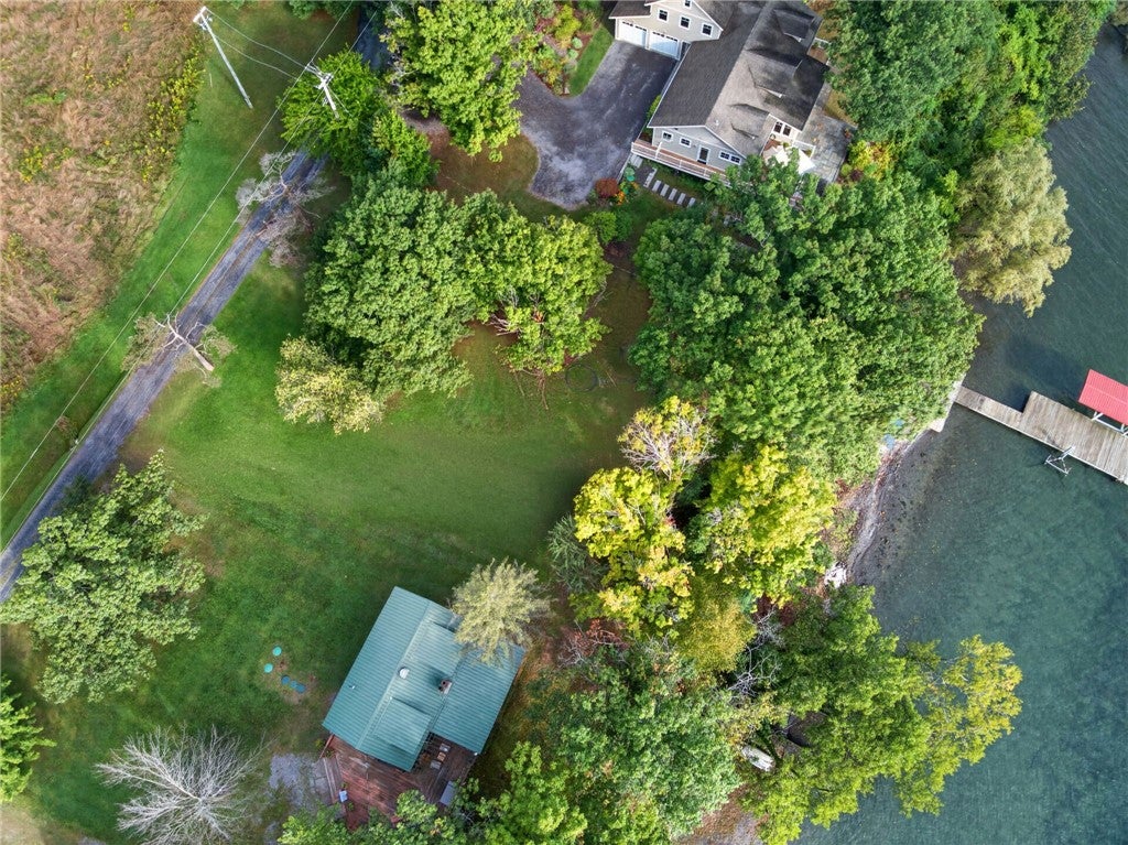 8089 Bainbridge Beach Road