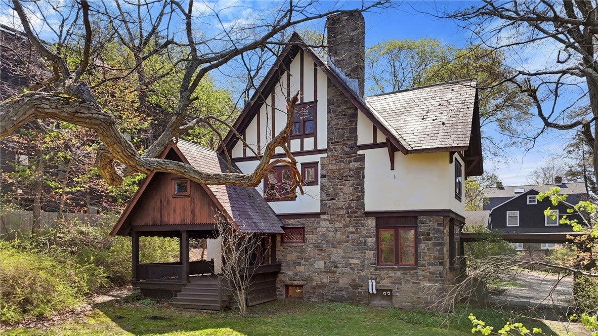 227 Willard Way