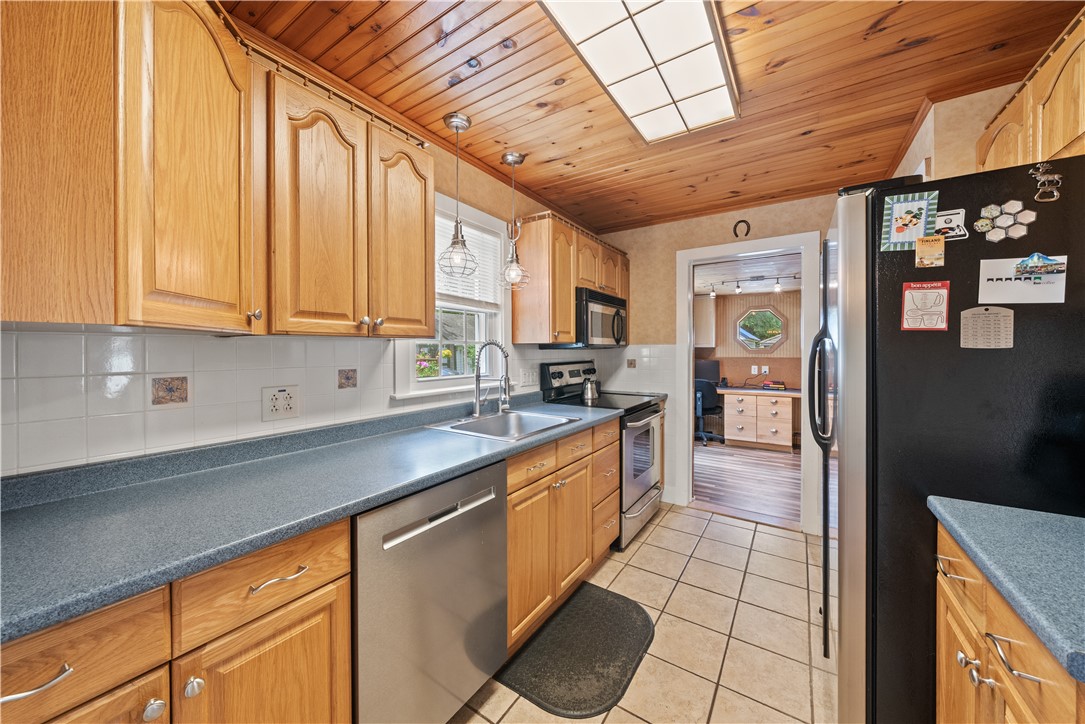 208 Groton Avenue, Cortland, New York image 10