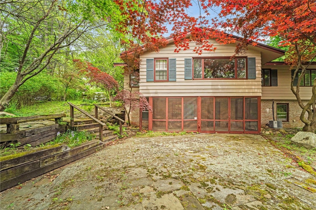102 Corson Place