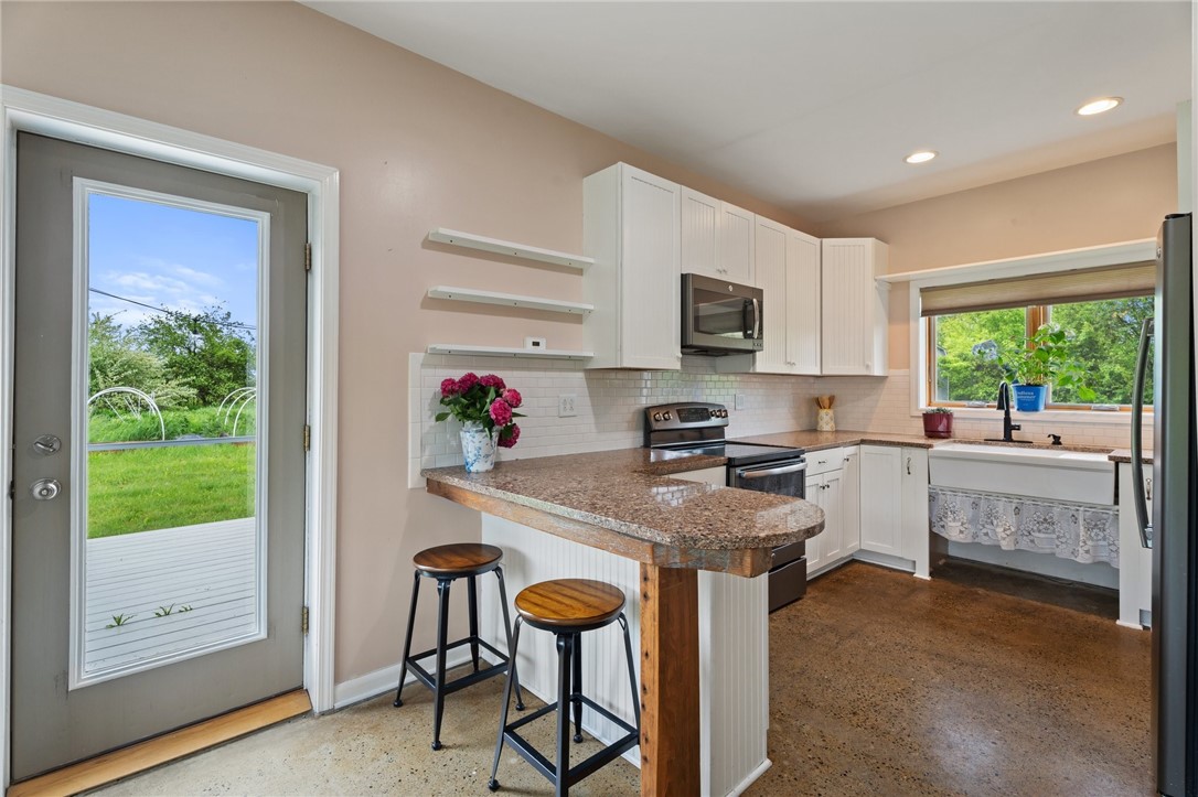 39 Farm Pond Circle, Lansing, New York image 12