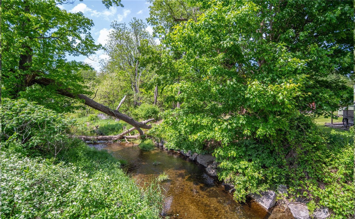 584 Enfield Center Road E