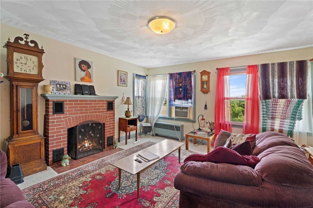 327 Coddington Road