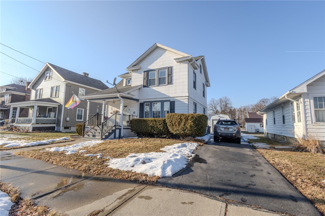 220 Kingsbury Avenue