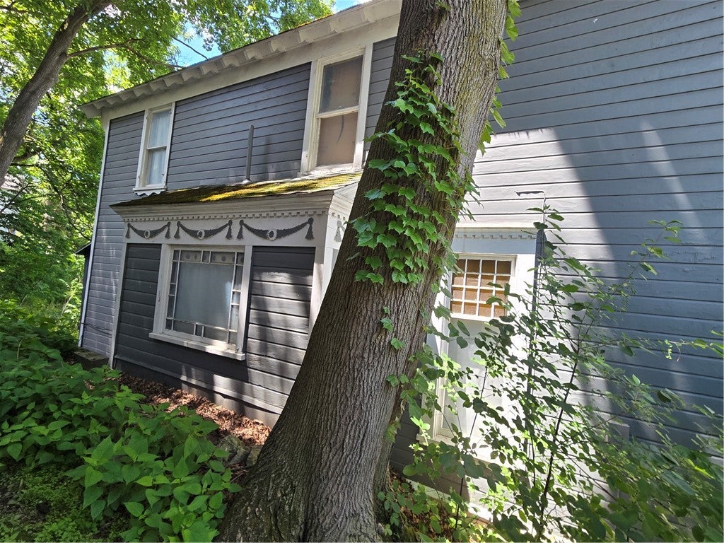 201 Pleasant Street